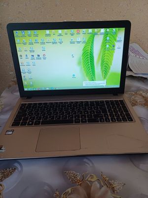 Nootbuk Asus amd E1