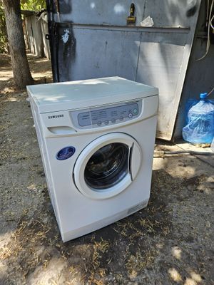 Продаётся стиральный машинка самсунг 5,2 кг рабочий всё родной