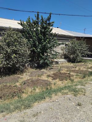 Uchaska sotiladi 6 sotix yaxshi. lokatsiyada Madaniyat