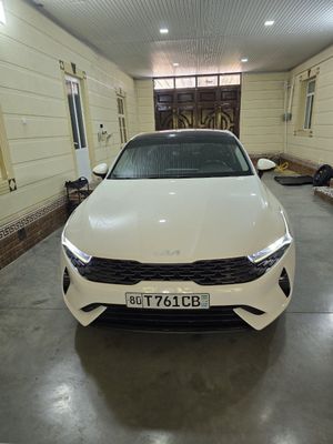 Kia k5 sotiladi 2-pozitsiya.