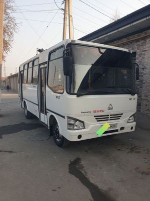 Isuzu avtobus np 37 dizel