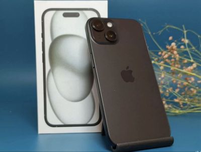 iPhone 15 128GB qora rang J/A holati a’lo