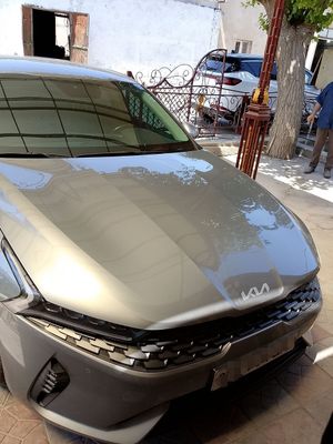 Kia K5 sotiladi.