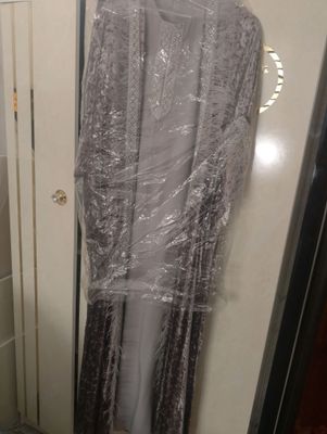 loʻppi abaya bir marta kiyilgan