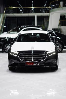 Mercedes Benz W214 E300