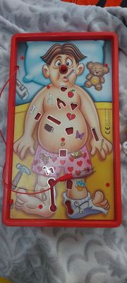 Настольная игра на ловкость и внимание "Веселая анатомия", юный доктор