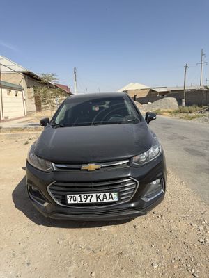 Tracker 1 sotiladi