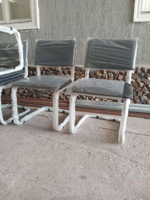 Продаются новые стулья