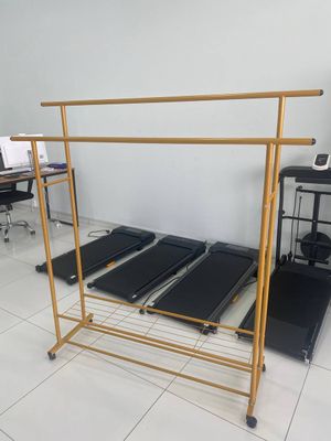 Двухуровневая металлическая вешалка на колёсиках