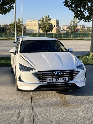 hyundai Sonata travel sotiladi