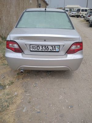 Nexia 2 sotiladi rangi metalika kraska osvejit hech qayerida aybi yoq