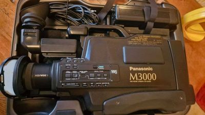 Продаётся фирменная видео камера Panasonic m3000 полупрофессиональная.