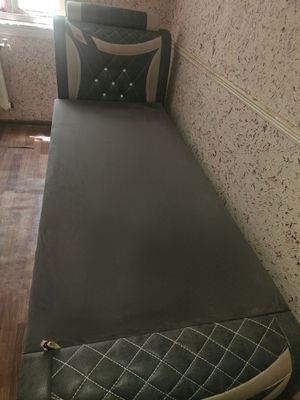 Divan kravat sotiladi