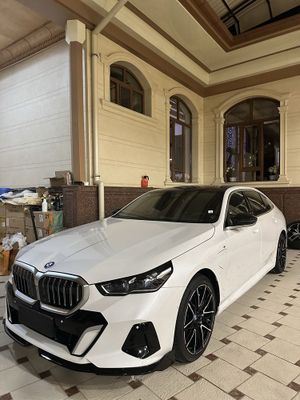 BMW i5 M 35L 2024