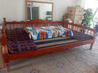 Кроват сотилади чинордан размери 3х2,5 м