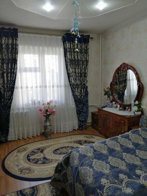 Метро Шахристанская, 3-х переделанная в 4-х/4/9, Банковский дом.