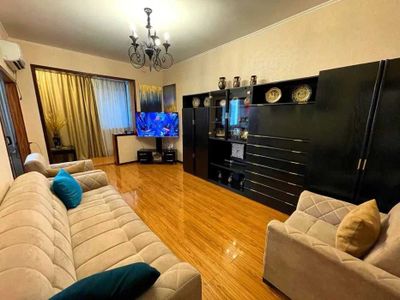 Максим горький метро 2 комнатная Буюк ипак йоли 300метров Дипломатия