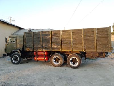 Kamaz 1982 yil, ishlab turibdi