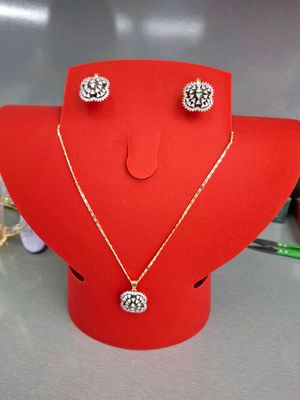 Tilla bilan birga bir ishlangan nabor
