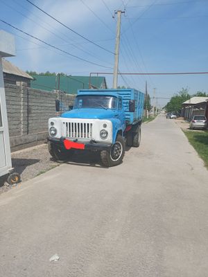 Газ 53 сотилади холати яхши йурубтурган машина
