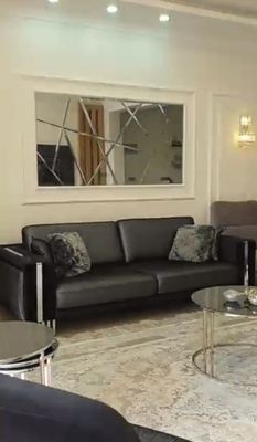Zamonaviy dizayndagi romb shaklidagi oyna va LED yoritgichli ko‘zgular