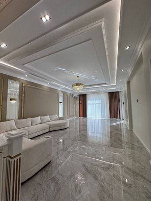 Продается дом 5 комнат, ор-р: ул.Ломоносова, 450м2