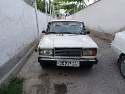 VAZ 2107 avtomashina sotiladi