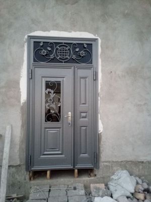 Темир ешик,Железная дверь