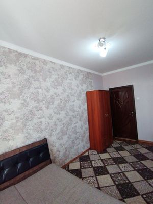 Мирзо Улугбек Метроси ёнида квартира