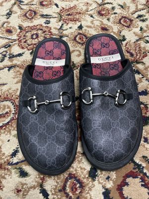 Продам тапочки Gucci