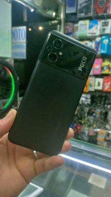 Poco m5 6+128 umuman qotmidi igravoy
