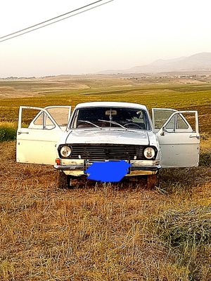 Volga gaz 2401 sotiladi