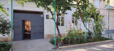Қозирабод махаллада 1,85 сотихли ховли сотилади