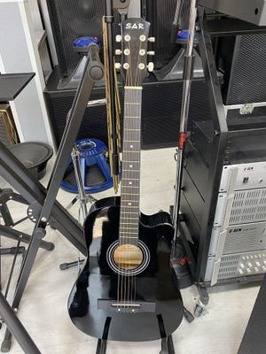 Gitaralar sotiladi holati yaxshi va idiyalni