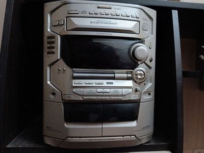 Музыкальный центр с двумя колонками Panasonic