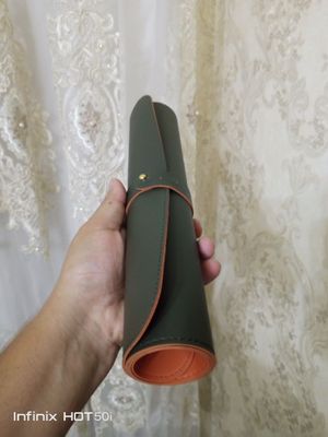 Кожаный коврик сотилади