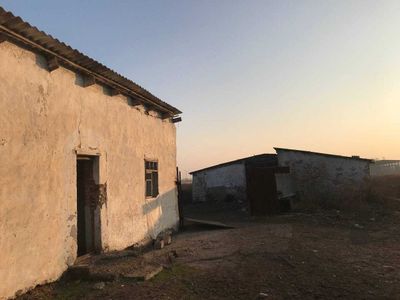 Do`stlik tumanida Molxona binosi bolib tolash sharti bilan sotiladi.