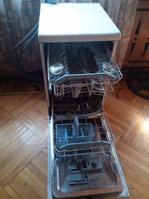 Продаётся посудомоечная машина INDESIT в отличном состоянии.