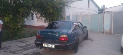 Нексия сотилади юриб турган мошина