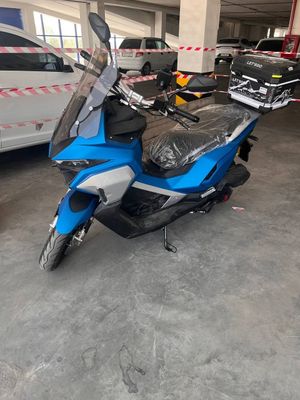 Скутер X MAX 180.куб