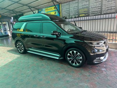 Kia Carnival limousine
