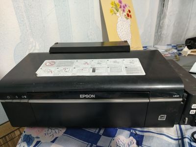 Epson l800 rangli printer (6 ta rangli) sotiladi