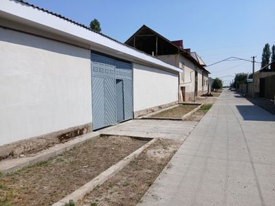Янги койлик котта бола бозор оркасида жойлашкан махалада 4 сотих 4 хо