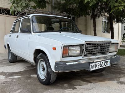 Srochni sotiladi Vaz 2107