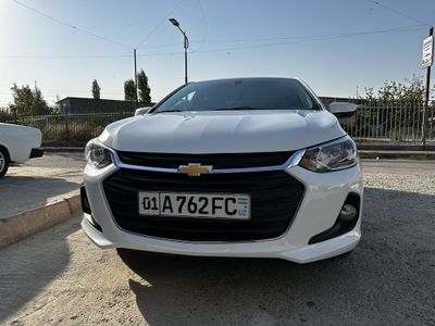 Продам Onix свой 3 позиция в отличном состаянии