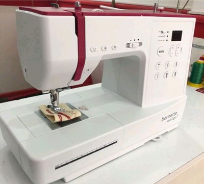 Срочно продаётся швейная машина
