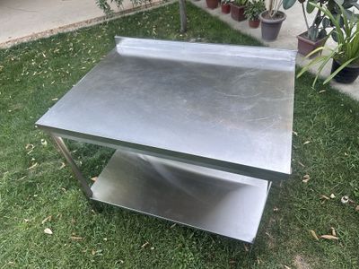 Nerjeveka stol sifatli tegiga dispi qo’yilgan narxi 200$