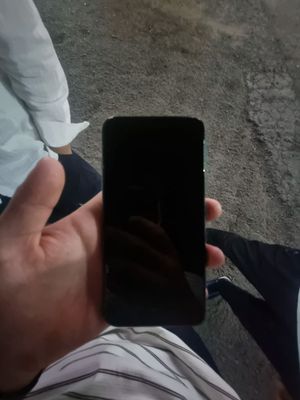 IPhone 8+ 64 holati yaxwi