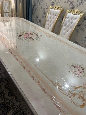 Срочно продается стол стулья в отличном качестве!