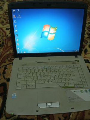 Noutbuk Acer zòr